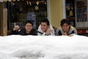 14-03-2006 SHOWBIZZ: TROS MUZIEKSPECTACLE VANUIT DE SNEEUW. Het Oosterrijkse Kirchberg was het decor van alweer een Tros muziekspecial van uit de sneeuw. Met medewerking oa. van Jan Smit-Belle Perez-Thomas Berge_Frans Bauer_Corry Konings en tal van andere Nederlandse sterren was het weer een groots feest. Vanaf woensdag 15 maart op TV. De grootste familie van Nederland deed zijn naam weer eer aan.
foto: Albert den Iseger.