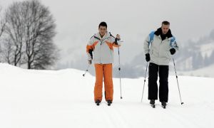 14-03-2006 SHOWBIZZ: TROS MUZIEKSPECTACLE VANUIT DE SNEEUW. Het Oosterrijkse Kirchberg was het decor van alweer een Tros muziekspecial van uit de sneeuw. Met medewerking oa. van Jan Smit-Belle Perez-Thomas Berge_Frans Bauer_Corry Konings en tal van andere Nederlandse sterren was het weer een groots feest. Vanaf woensdag 15 maart op TV. De grootste familie van Nederland deed zijn naam weer eer aan.
foto: Albert den Iseger.