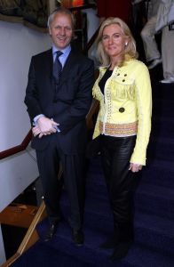 18-03-2006 SHOWBIZZ: SHEILA DE VRIES PRESENTEERDE VANDAAG HAAR VOORJAARSCOLLECTIE. In het veilingshuis van Christies te Amsterdam presenteerde Sheila de Vries haar voorjaarscollectie 2006 geinspireerd op de Doris Day tijd. En heel vrolijke show vol met slyle verrassingen in de kleurige mode van Sheila. Ook deze show werd weer bezocht door tal van bekenden uit de showbizzvijver van Nederland.
foto: Albert den Iseger.