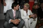 08-03-2006 SHOWBIZZ; PREMIERE VAN DE FILM - IK OMHELS JE MET DUIZEND ARMEN IN - PATHE ARENA. Prachtige film van Willem van de Sande Baclhuyzen naar het boek van Ronlad Giphart.Bekend Nederland was weer in grote getalen komen opdraven om te gaan genieten van deze werkelijke prachtige film met oa. Carice van Houten - Tijn Docter - Karina Smulders - Catherine ten Bruggencate- Halina Reijn - Johnny de Mol -Tygo Gernandt - Maaike Neuville - Tjebbo Gerritsma - Jaap Spijkers en Rick Nicolet. 
foto: Albert den Iseger.