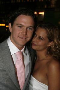 08-03-2006 SHOWBIZZ; PREMIERE VAN DE FILM - IK OMHELS JE MET DUIZEND ARMEN IN - PATHE ARENA. Prachtige film van Willem van de Sande Baclhuyzen naar het boek van Ronlad Giphart.Bekend Nederland was weer in grote getalen komen opdraven om te gaan genieten van deze werkelijke prachtige film met oa. Carice van Houten - Tijn Docter - Karina Smulders - Catherine ten Bruggencate- Halina Reijn - Johnny de Mol -Tygo Gernandt - Maaike Neuville - Tjebbo Gerritsma - Jaap Spijkers en Rick Nicolet. 
foto: Albert den Iseger.