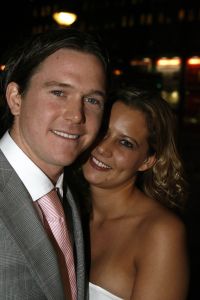 08-03-2006 SHOWBIZZ; PREMIERE VAN DE FILM -  IK OMHELS JE MET DUIZEND ARMEN IN - PATHE ARENA. Prachtige film van Willem van de Sande Baclhuyzen naar het boek van Ronlad Giphart.Bekend Nederland was weer in grote getalen komen opdraven om te gaan genieten van deze werkelijke prachtige film met oa. Carice van Houten - Tijn Docter - Karina Smulders - Catherine ten Bruggencate- Halina Reijn - Johnny de Mol -Tygo Gernandt - Maaike Neuville - Tjebbo Gerritsma - Jaap Spijkers en  Rick Nicolet. 
foto: Albert den Iseger.