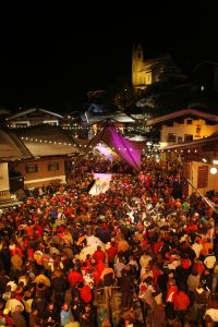 14-03-2006 SHOWBIZZ: TROS MUZIEKSPECTACLE VANUIT DE SNEEUW. Het Oosterrijkse Kirchberg was het decor van alweer een Tros muziekspecial van uit de sneeuw. Met medewerking oa. van Jan Smit-Belle Perez-Thomas Berge_Frans Bauer_Corry Konings en tal van andere Nederlandse sterren was het weer een groots feest. Vanaf woensdag 15 maart op TV. De grootste familie van Nederland deed zijn naam weer eer aan.
foto: Albert den Iseger.