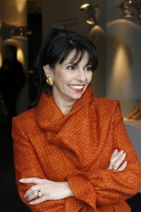 18-03-2006 SHOWBIZZ: SHEILA DE VRIES PRESENTEERDE VANDAAG HAAR VOORJAARSCOLLECTIE. In het veilingshuis van Christies te Amsterdam presenteerde Sheila de Vries haar voorjaarscollectie 2006 geinspireerd op de Doris Day tijd. En heel vrolijke show vol met slyle verrassingen in de kleurige mode van Sheila. Ook deze show werd weer bezocht door tal van bekenden uit de showbizzvijver van Nederland.
foto: Albert den Iseger.