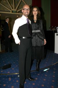 06-03-2006 SHOWBIZZ; RONALD KOLK DE KLEINE MAN MET EEN GROTE SHOW. De voorjaarscollectie was voor de vele Bn ers een complete verrassing.Wat een geweldige show en een overweldige presentatie.Eindelijk een modeshow met daaraan gekoppeld een mooie boodschap. 
foto: Albert den Iseger.