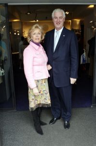 18-03-2006 SHOWBIZZ: SHEILA DE VRIES PRESENTEERDE VANDAAG HAAR VOORJAARSCOLLECTIE. In het veilingshuis van Christies te Amsterdam presenteerde Sheila de Vries haar voorjaarscollectie 2006 geinspireerd op de Doris Day tijd. En heel vrolijke show vol met slyle verrassingen in de kleurige mode van Sheila. Ook deze show werd weer bezocht door tal van bekenden uit de showbizzvijver van Nederland.
foto: Albert den Iseger.