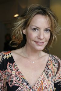 18-03-2006 SHOWBIZZ: SHEILA DE VRIES PRESENTEERDE VANDAAG HAAR VOORJAARSCOLLECTIE. In het veilingshuis van Christies te Amsterdam presenteerde Sheila de Vries haar voorjaarscollectie 2006 geinspireerd op de Doris Day tijd. En heel vrolijke show vol met slyle verrassingen in de kleurige mode van Sheila. Ook deze show werd weer bezocht door tal van bekenden uit de showbizzvijver van Nederland.
foto: Albert den Iseger.
