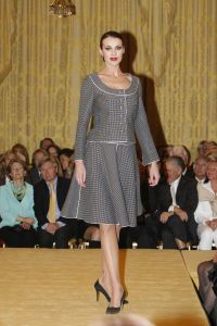 14-03-2006 SHOWBIZZ; FRANS MOLENAAR PRESENTEERDE IN HET AMSTEL HOTEL ZIJN ZOMERCOLLECTIE 2006. De champagne vloeide rijkelijk, de modellen showde weer prachtige opmerkelijke creaties van Frans zijn hand en na de show ontbrak de traditie niet het overheerlijke bitterballetje. 
foto: Albert den Iseger.