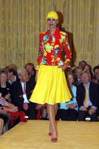 14-03-2006 SHOWBIZZ; FRANS MOLENAAR PRESENTEERDE IN HET AMSTEL HOTEL ZIJN ZOMERCOLLECTIE 2006. De champagne vloeide rijkelijk, de modellen showde weer prachtige opmerkelijke creaties van Frans zijn hand en na de show ontbrak de traditie niet het overheerlijke bitterballetje. 
foto: Albert den Iseger.
