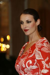 14-03-2006 SHOWBIZZ; FRANS MOLENAAR PRESENTEERDE IN HET AMSTEL HOTEL ZIJN ZOMERCOLLECTIE 2006. De champagne vloeide rijkelijk, de modellen showde weer prachtige opmerkelijke creaties van Frans zijn hand en na de show ontbrak de traditie niet het overheerlijke bitterballetje. 
foto: Albert den Iseger.