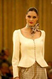 14-03-2006 SHOWBIZZ; FRANS MOLENAAR PRESENTEERDE IN HET AMSTEL HOTEL ZIJN ZOMERCOLLECTIE 2006. De champagne vloeide rijkelijk, de modellen showde weer prachtige opmerkelijke creaties van Frans zijn hand en na de show ontbrak de traditie niet het overheerlijke bitterballetje. 
foto: Albert den Iseger.