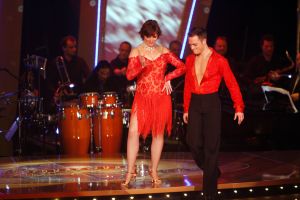 26-03-2006 SHOWBIZZ; DANCING WITH THE STARS 2006 IS WEER BEGONNEN. Het kijkcijver canon van RTL 4 is op 25 maart weer van start gegaan.Deelnemers v.l.n.r. zijn John de Wolf met Roemjana de Haan, Frits Sissing met Julie Fryer, Like van Lexmond met Remco Bastiaansen, Barbara de Loor met Marcus van Teijlingen, presentatoren Ron Brandsteder en Sylvana Simons. Maik de Boer met Charissa van Dipte, Myrna Goossen met Koen Jan Willem Brouwers, Winston Post met Euvgenia Parakhina en Edisillia Rombley met Peter Bosveld. 
Foto; Albert den Iseger