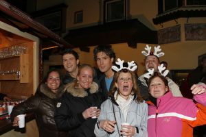 14-03-2006 SHOWBIZZ: TROS MUZIEKSPECTACLE VANUIT DE SNEEUW. Het Oosterrijkse Kirchberg was het decor van alweer een Tros muziekspecial van uit de sneeuw. Met medewerking oa. van Jan Smit-Belle Perez-Thomas Berge_Frans Bauer_Corry Konings en tal van andere Nederlandse sterren was het weer een groots feest. Vanaf woensdag 15 maart op TV. De grootste familie van Nederland deed zijn naam weer eer aan.
foto: Albert den Iseger.