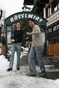 14-03-2006 SHOWBIZZ: TROS MUZIEKSPECTACLE VANUIT DE SNEEUW. Het Oosterrijkse Kirchberg was het decor van alweer een Tros muziekspecial van uit de sneeuw. Met medewerking oa. van Jan Smit-Belle Perez-Thomas Berge_Frans Bauer_Corry Konings en tal van andere Nederlandse sterren was het weer een groots feest. Vanaf woensdag 15 maart op TV. De grootste familie van Nederland deed zijn naam weer eer aan.
foto: Albert den Iseger.