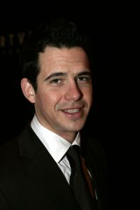 04-03-2006 SHOWBIZZ; MART VISSER KONDIGDE DE LENTE AAN IN HET AMSTERDAMSE HILTON.Onder luide muziek toonden zijn modellen veel zwartwitcombinaties al dan niet afgewisseld met pastels, blauw en rose. Vele bekenden waren weer aanwezig oa. Tooske en Bastiaan Ragas- Cees Dam- Froukje de Both- Leatitia Griffith- Jan en Babette Cremer-Bridget Maasland-Christine Kroonenberg-Tonny Thunnessen en vele anderen. 
foto: Albert den Iseger.