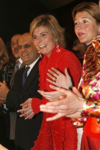 06-03-2006 SHOWBIZZ; RONALD KOLK DE KLEINE MAN MET EEN GROTE SHOW. De voorjaarscollectie was voor de vele Bn ers een complete verrassing.Wat een geweldige show en een overweldige presentatie.Eindelijk een modeshow met daaraan gekoppeld een mooie boodschap. 
foto: Albert den Iseger.