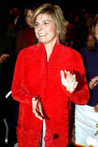 06-03-2006 SHOWBIZZ; RONALD KOLK DE KLEINE MAN MET EEN GROTE SHOW. De voorjaarscollectie was voor de vele Bn ers een complete verrassing.Wat een geweldige show en een overweldige presentatie.Eindelijk een modeshow met daaraan gekoppeld een mooie boodschap. 
foto: Albert den Iseger.