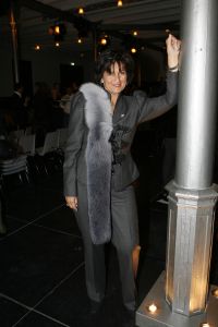 08-03-2006 SHOWBIZZ; MONIQUE COLLIGNON SHOWT HAAR ZOMERCOLLECTIE IN ART GALLERY TAETS TE ZAANDAM. Het regende, het stormde maar binnen was het meer dan lente. Monique en haar team verzorgde een prachtige zomerse modeshow in een bijzondere lokatie.Er waren vele bekenden gasten die onder het genot van een heerlijke champagne en sushi genoten van de meest uiteenlopende zomer creaties van Monique Collignon.
foto: Albert den Iseger.