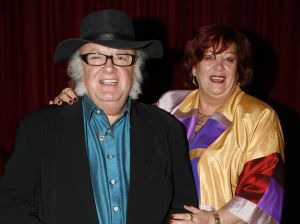 06-03-2006 SHOWBIZZ; RONALD KOLK DE KLEINE MAN MET EEN GROTE SHOW. De voorjaarscollectie was voor de vele Bn ers een complete verrassing.Wat een geweldige show en een overweldige presentatie.Eindelijk een modeshow met daaraan gekoppeld een mooie boodschap. 
foto: Albert den Iseger.