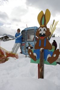 14-03-2006 SHOWBIZZ: TROS MUZIEKSPECTACLE VANUIT DE SNEEUW. Het Oosterrijkse Kirchberg was het decor van alweer een Tros muziekspecial van uit de sneeuw. Met medewerking oa. van Jan Smit-Belle Perez-Thomas Berge_Frans Bauer_Corry Konings en tal van andere Nederlandse sterren was het weer een groots feest. Vanaf woensdag 15 maart op TV. De grootste familie van Nederland deed zijn naam weer eer aan.
foto: Albert den Iseger.