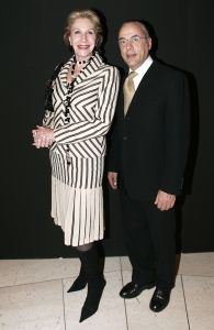 04-03-2006 SHOWBIZZ; MART VISSER KONDIGDE DE LENTE AAN IN HET AMSTERDAMSE HILTON.Onder luide muziek toonden zijn modellen veel zwartwitcombinaties al dan niet afgewisseld met pastels, blauw en rose. Vele bekenden waren weer aanwezig oa. Tooske en Bastiaan Ragas- Cees Dam- Froukje de Both- Leatitia Griffith- Jan en Babette Cremer-Bridget Maasland-Christine Kroonenberg-Tonny Thunnessen en vele anderen. 
foto: Albert den Iseger.