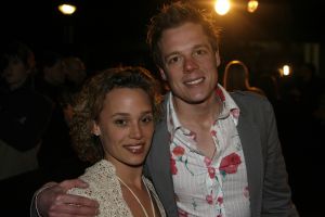 08-03-2006 SHOWBIZZ; PREMIERE VAN DE FILM -  IK OMHELS JE MET DUIZEND ARMEN IN - PATHE ARENA. Prachtige film van Willem van de Sande Baclhuyzen naar het boek van Ronlad Giphart.Bekend Nederland was weer in grote getalen komen opdraven om te gaan genieten van deze werkelijke prachtige film met oa. Carice van Houten - Tijn Docter - Karina Smulders - Catherine ten Bruggencate- Halina Reijn - Johnny de Mol -Tygo Gernandt - Maaike Neuville - Tjebbo Gerritsma - Jaap Spijkers en  Rick Nicolet. 
foto: Albert den Iseger.
