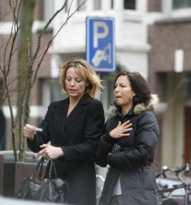 20-03-2006 SHOWBIZZ; MICKY HOOGENDIJK KRIJGT HOOFDROL IN NIEUWE NEDERLANDERSE  FILM. Micky gaat binnenkort de hoofdrol spelen in een nieuwe Nederlandse film. De 35 jarige Micky vindt het weer erg spannend weer een mooie rol te  gaan spelen. Vandaag was ze nog even met een vriendin aan het winkelen in Amsterdam en moest ook geloven aan de dure parkeertarieven.
foto: Albert den Iseger