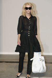 08-03-2007 SHOWBIZZ; MONIQUE COLLIGNON PRESENTEERDE HAUTE COUTURE COLLECTIE VOORJAAR-ZOMER 2007. In de westelijke gasfabriek te Amsterdam kwamen meer dan 600 MC. fans genieten van een  klein avondje MC mode. De gesponcerde show door oa. AUDI -PUPA visagie- Rob Peetoom Hair en make up - Jacobus Toet Champagne- Calexis schoenen was er een om niet gauw te vergeten. Prachtige modellen een top lokatie, prachtige mode en MC fans die genoten. Na de show even netwerken met een heerlijk glas Champagne in de hand,wat wil men nog meer op een woensdagavond.
foto: Albert den Iseger.