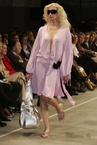 08-03-2007 SHOWBIZZ; MONIQUE COLLIGNON PRESENTEERDE HAUTE COUTURE COLLECTIE VOORJAAR-ZOMER 2007. In de westelijke gasfabriek te Amsterdam kwamen meer dan 600 MC. fans genieten van een  klein avondje MC mode. De gesponcerde show door oa. AUDI -PUPA visagie- Rob Peetoom Hair en make up - Jacobus Toet Champagne- Calexis schoenen was er een om niet gauw te vergeten. Prachtige modellen een top lokatie, prachtige mode en MC fans die genoten. Na de show even netwerken met een heerlijk glas Champagne in de hand,wat wil men nog meer op een woensdagavond.
foto: Albert den Iseger.