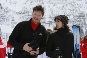 12-03-2007 SHOWBIZZ; BEKEND NERDERLAND IS WEER AANWEZIG IN DE OOSTENRIJKSE SKIGEBIEDEN. Van Noord naar Zuid en van Oost naar West zijn de Bn ers weer te vinden in de Oostenrijkse skigebieden. Veel sneeuw was er niet maar daarom deze te meer pret bij de after ski feesten.
foto: Albert den Iseger.