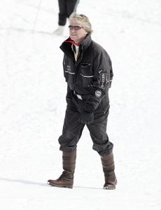 12-03-2007 SHOWBIZZ; BEKEND NERDERLAND IS WEER AANWEZIG IN DE OOSTENRIJKSE SKIGEBIEDEN. Van Noord naar Zuid en van Oost naar West zijn de Bn ers weer te vinden in de Oostenrijkse skigebieden. Veel sneeuw was er niet maar daarom deze te meer pret bij de after ski feesten. 
foto: Albert den Iseger.