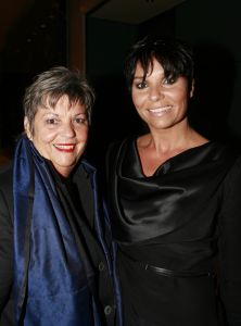18-03-2007 SHOWBIZZ; ZAKEN VROUWEN HOUDEN VAN MOOIE MODE DUS VAN MART VISSER. Het Amsterdamse Hilton was weer bepalende lokatie voor het modebeeld van voorjaar-zomer 2007. Mart Visser bracht een wisselende show van zijn draagbare mode voor vooral de zakenvrouw, jong of oud. Ook diverse kamerleden waren weer aanwezig en allen droegen zij een creatie van Mart Visser. Zo liepen er rond Leatitia Griffith, Karien van Gennip,Ed Nijpels met partner Elsbeth Janmaat, Ans Markus,Christine Noordzij,Cees Dam, Gerrie van der Klei,Tineke de Groot en Mariette  Barnhoorn. 
foto: Albert den Iseger.