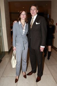 18-03-2007 SHOWBIZZ; ZAKEN VROUWEN HOUDEN VAN MOOIE MODE DUS VAN MART VISSER. Het Amsterdamse Hilton was weer bepalende lokatie voor het modebeeld van voorjaar-zomer 2007. Mart Visser bracht een wisselende show van zijn draagbare mode voor vooral de zakenvrouw, jong of oud. Ook diverse kamerleden waren weer aanwezig en allen droegen zij een creatie van Mart Visser. Zo liepen er rond Leatitia Griffith, Karien van Gennip,Ed Nijpels met partner Elsbeth Janmaat, Ans Markus,Christine Noordzij,Cees Dam, Gerrie van der Klei,Tineke de Groot en Mariette Barnhoorn. 
foto: Albert den Iseger.