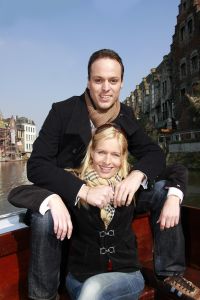 21-03-2007 SHOWBIZZ; FRANS BAUER 23 ECHTE KILO-S AFGEVALLEN EN IS EEN ANDER MENS GEWORDEN.Frans is via het Sonja Bakker dieet en veel te trainen en te sporten 23 kilo kwijt.Hij voelt zich herboren en verkeerd in een top conditie. Weekblad Prive ging met Frans en Mariska en paar dagen op stap en maakte de mooiste foto reportage. Het echte verhaal van Frans en Mariska en mooste foto-s morgen in uw Weekblad Prive.