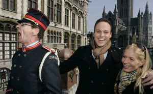 21-03-2007 SHOWBIZZ; FRANS BAUER 23 ECHTE KILO-S AFGEVALLEN EN IS EEN ANDER MENS GEWORDEN.Frans is via het Sonja Bakker dieet en veel te trainen en te sporten 23 kilo kwijt.Hij voelt zich herboren en verkeerd in een top conditie. Weekblad Prive ging met Frans en Mariska en paar dagen op stap en maakte de mooiste foto reportage. Het echte verhaal van Frans en Mariska en mooste foto-s morgen in uw Weekblad Prive.