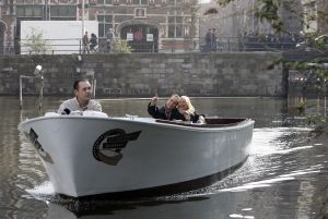 21-03-2007 SHOWBIZZ; FRANS BAUER 23 ECHTE KILO-S AFGEVALLEN EN IS EEN ANDER MENS GEWORDEN.Frans is via het Sonja Bakker dieet en veel te trainen en te sporten 23 kilo kwijt.Hij voelt zich herboren en verkeerd in een top conditie. Weekblad Prive ging met Frans en Mariska en paar dagen op stap en maakte de mooiste foto reportage. Het echte verhaal van Frans en Mariska en mooste foto-s morgen in uw Weekblad Prive.
