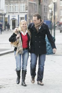 21-03-2007 SHOWBIZZ; FRANS BAUER 23 ECHTE KILO-S AFGEVALLEN EN IS EEN ANDER MENS GEWORDEN.Frans is via het Sonja Bakker dieet en veel te trainen en te sporten 23 kilo kwijt.Hij voelt zich herboren en verkeerd in een top conditie. Weekblad Prive ging met Frans en Mariska en paar dagen op stap en maakte de mooiste foto reportage. Het echte verhaal van Frans en Mariska en mooste foto-s morgen in uw Weekblad Prive.