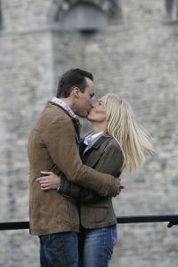 21-03-2007 SHOWBIZZ; FRANS BAUER 23 ECHTE KILO-S AFGEVALLEN EN IS EEN ANDER MENS GEWORDEN.Frans is via het Sonja Bakker dieet en veel te trainen en te sporten 23 kilo kwijt.Hij voelt zich herboren en verkeerd in een top conditie. Weekblad Prive ging met Frans en Mariska en paar dagen op stap en maakte de mooiste foto reportage. Het echte verhaal van Frans en Mariska en mooste foto-s morgen in uw Weekblad Prive.