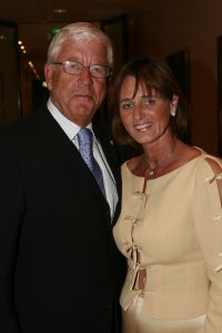 18-03-2007 SHOWBIZZ; ZAKEN VROUWEN HOUDEN VAN MOOIE MODE DUS VAN MART VISSER. Het Amsterdamse Hilton was weer bepalende lokatie voor het modebeeld van voorjaar-zomer 2007. Mart Visser bracht een wisselende show van zijn draagbare mode voor vooral de zakenvrouw, jong of oud. Ook diverse kamerleden waren weer aanwezig en allen droegen zij een creatie van Mart Visser. Zo liepen er rond Leatitia Griffith, Karien van Gennip,Ed Nijpels met partner Elsbeth Janmaat, Ans Markus,Christine Noordzij,Cees Dam, Gerrie van der Klei,Tineke de Groot en Mariette  Barnhoorn. 
foto: Albert den Iseger.