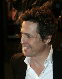 23-02-2007 SHOWBIZZ; BOEIENDE PREMIERE VAN MUSIC EN LYRICS IN AMSTERDAM. Hugh Grant zal zijn premiere in Amsterdam niet gauw vergeten, hij werd namelijk nog voor de rode loper in de boeien geslagen door Cielke Syben.De politiie moest er aan te pas komen met een betonschaar om hem van het staal te bevrijden. 
Cielke werd gearresteerd en de film was er niet minder om.
foto: Albert den Iseger.