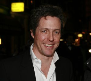 23-02-2007 SHOWBIZZ; BOEIENDE PREMIERE VAN MUSIC EN LYRICS IN AMSTERDAM. Hugh Grant zal zijn premiere in Amsterdam niet gauw vergeten, hij werd namelijk nog voor de rode loper in de boeien geslagen door Cielke Syben.De politiie moest er aan te pas komen met een betonschaar om hem van het staal te bevrijden. 
Cielke werd gearresteerd en de film was er niet minder om.
foto: Albert den Iseger.