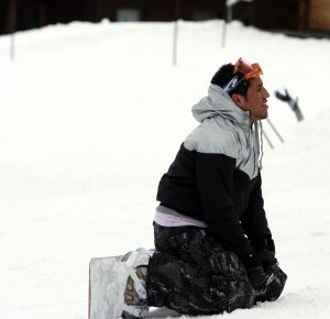 12-03-2007 SHOWBIZZ; BEKEND NERDERLAND IS WEER AANWEZIG IN DE OOSTENRIJKSE SKIGEBIEDEN. Van Noord naar Zuid en van Oost naar West zijn de Bn ers weer te vinden in de Oostenrijkse skigebieden. Veel sneeuw was er niet maar daarom deze te meer pret bij de after ski feesten.
foto: Albert den Iseger.
