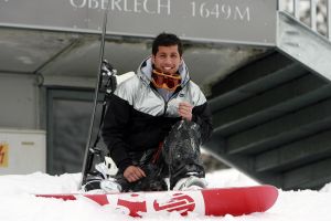 12-03-2007 SHOWBIZZ; BEKEND NERDERLAND IS WEER AANWEZIG IN DE OOSTENRIJKSE SKIGEBIEDEN. Van Noord naar Zuid en van Oost naar West zijn de Bn ers weer te vinden in de Oostenrijkse skigebieden. Veel sneeuw was er niet maar daarom deze te meer pret bij de after ski feesten.
foto: Albert den Iseger.