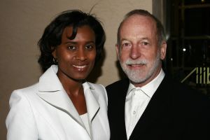 18-03-2007 SHOWBIZZ; ZAKEN VROUWEN HOUDEN VAN MOOIE MODE DUS VAN MART VISSER. Het Amsterdamse Hilton was weer bepalende lokatie voor het modebeeld van voorjaar-zomer 2007. Mart Visser bracht een wisselende show van zijn draagbare mode voor vooral de zakenvrouw, jong of oud. Ook diverse kamerleden waren weer aanwezig en allen droegen zij een creatie van Mart Visser. Zo liepen er rond Leatitia Griffith, Karien van Gennip,Ed Nijpels met partner Elsbeth Janmaat, Ans Markus,Christine Noordzij,Cees Dam, Gerrie van der Klei,Tineke de Groot en Mariette  Barnhoorn. 
foto: Albert den Iseger.