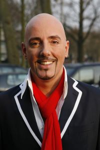 24-03-2007 SHOWBIZZ; DANIE BLES STYLING PRESENTS MIX EN MATCH IN HILTON. De Danie Bles summer tour is begonnen in het Hilton te Amsterdam. Frisse mode en vooral veel styling was de mix en match van Danie Bles in het Hilton.Druk was het wel vooral met mooie dames en weinig heren, drankjes waren voor eigen rekening en de winkels waren tijdens de gehele avond open voor de laatste mode snufjes,dus de vele dames gingen naar huis met goed gevulde Bles tassen.
foto: Albert den Iseger. 