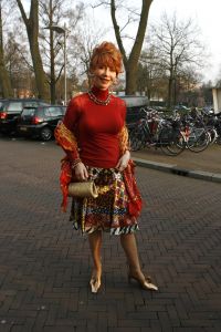 24-03-2007 SHOWBIZZ; DANIE BLES STYLING PRESENTS MIX EN MATCH IN HILTON. De Danie Bles summer tour is begonnen in het Hilton te Amsterdam. Frisse mode en vooral veel styling was de mix en match van Danie Bles in het Hilton.Druk was het wel vooral met mooie dames en weinig heren, drankjes waren voor eigen rekening en de winkels waren tijdens de gehele avond open voor de laatste mode snufjes,dus de vele dames gingen naar huis met goed gevulde Bles tassen.
foto: Albert den Iseger. 