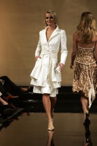 18-03-2007 SHOWBIZZ; ZAKEN VROUWEN HOUDEN VAN MOOIE MODE DUS VAN MART VISSER. Het Amsterdamse Hilton was weer bepalende lokatie voor het modebeeld van voorjaar-zomer 2007. Mart Visser bracht een wisselende show van zijn draagbare mode voor vooral de zakenvrouw, jong of oud. Ook diverse kamerleden waren weer aanwezig en allen droegen zij een creatie van Mart Visser. Zo liepen er rond Leatitia Griffith, Karien van Gennip,Ed Nijpels met partner Elsbeth Janmaat, Ans Markus,Christine Noordzij,Cees Dam, Gerrie van der Klei,Tineke de Groot en Mariette  Barnhoorn. 
foto: Albert den Iseger.