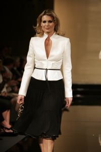 18-03-2007 SHOWBIZZ; ZAKEN VROUWEN HOUDEN VAN MOOIE MODE DUS VAN MART VISSER. Het Amsterdamse Hilton was weer bepalende lokatie voor het modebeeld van voorjaar-zomer 2007. Mart Visser bracht een wisselende show van zijn draagbare mode voor vooral de zakenvrouw, jong of oud. Ook diverse kamerleden waren weer aanwezig en allen droegen zij een creatie van Mart Visser. Zo liepen er rond Leatitia Griffith, Karien van Gennip,Ed Nijpels met partner Elsbeth Janmaat, Ans Markus,Christine Noordzij,Cees Dam, Gerrie van der Klei,Tineke de Groot en Mariette  Barnhoorn. 
foto: Albert den Iseger.