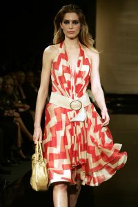 18-03-2007 SHOWBIZZ; ZAKEN VROUWEN HOUDEN VAN MOOIE MODE DUS VAN MART VISSER. Het Amsterdamse Hilton was weer bepalende lokatie voor het modebeeld van voorjaar-zomer 2007. Mart Visser bracht een wisselende show van zijn draagbare mode voor vooral de zakenvrouw, jong of oud. Ook diverse kamerleden waren weer aanwezig en allen droegen zij een creatie van Mart Visser. Zo liepen er rond Leatitia Griffith, Karien van Gennip,Ed Nijpels met partner Elsbeth Janmaat, Ans Markus,Christine Noordzij,Cees Dam, Gerrie van der Klei,Tineke de Groot en Mariette  Barnhoorn. 
foto: Albert den Iseger.
