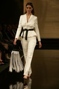 18-03-2007 SHOWBIZZ; ZAKEN VROUWEN HOUDEN VAN MOOIE MODE DUS VAN MART VISSER. Het Amsterdamse Hilton was weer bepalende lokatie voor het modebeeld van voorjaar-zomer 2007. Mart Visser bracht een wisselende show van zijn draagbare mode voor vooral de zakenvrouw, jong of oud. Ook diverse kamerleden waren weer aanwezig en allen droegen zij een creatie van Mart Visser. Zo liepen er rond Leatitia Griffith, Karien van Gennip,Ed Nijpels met partner Elsbeth Janmaat, Ans Markus,Christine Noordzij,Cees Dam, Gerrie van der Klei,Tineke de Groot en Mariette  Barnhoorn. 
foto: Albert den Iseger.